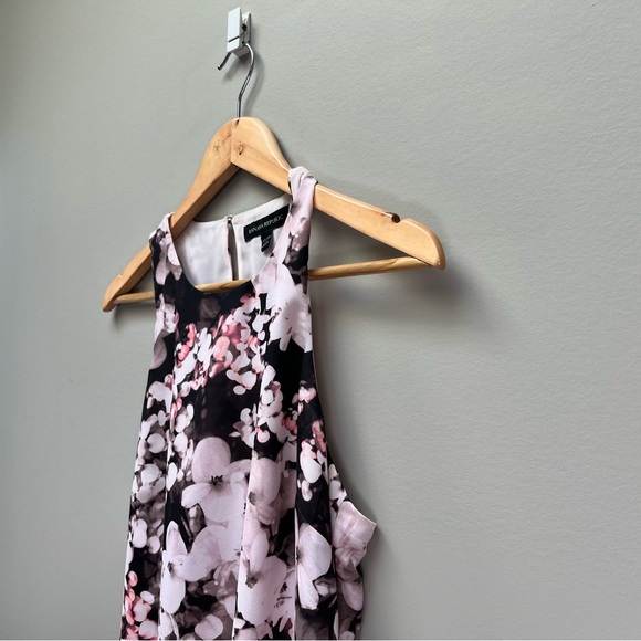Banana Republic Sleeveless Floral Top, Size XS - Picture 3 of 4